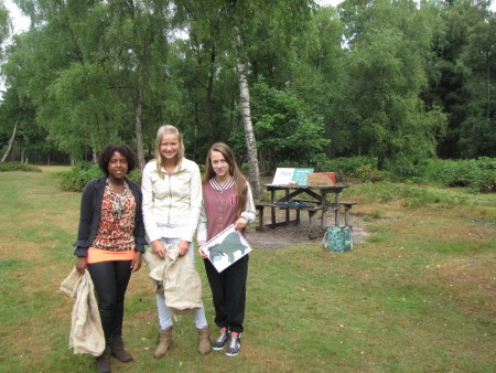 Docho, Lotte en Aniek hielpen mee